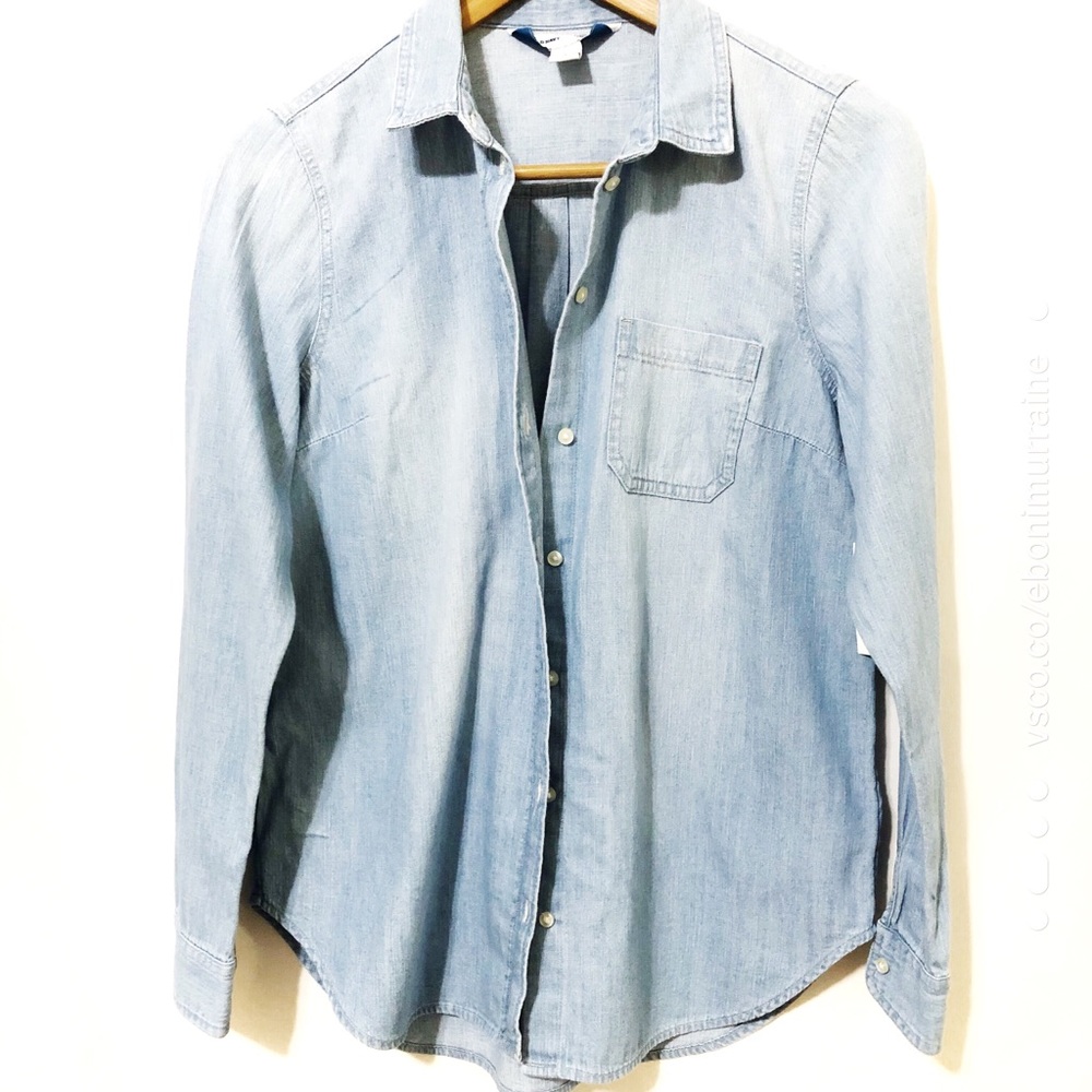 Old Navy Chambray Long Sleeve Button Down